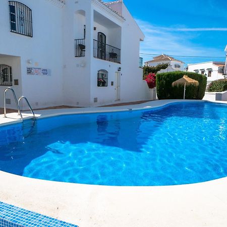 Pinos 20 Menyber Villa เนร์คา ภายนอก รูปภาพ